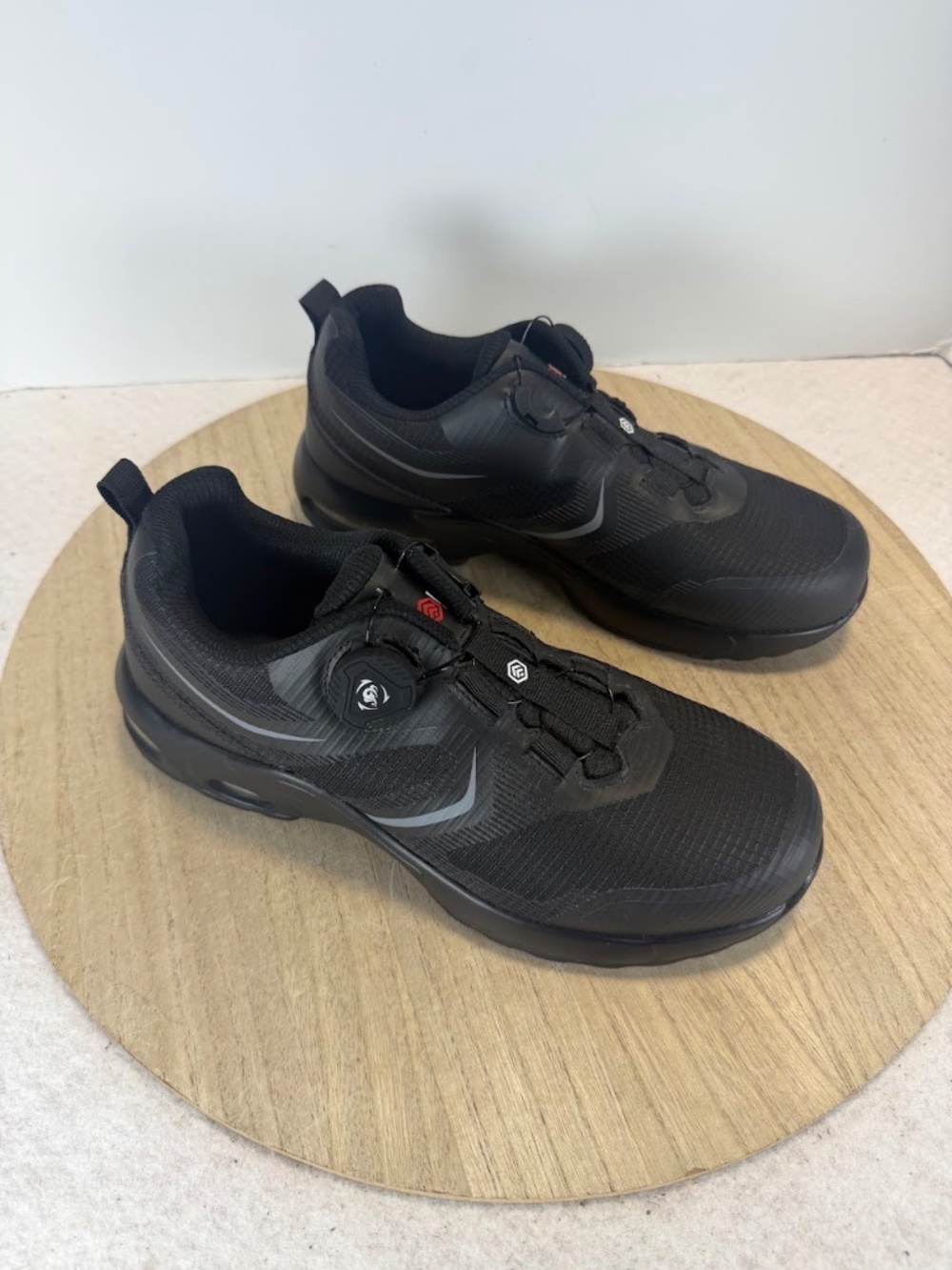LARNMERN Steel Toe Work Shoes Mens 7 Black Dial Lace Slip Resistant Safety